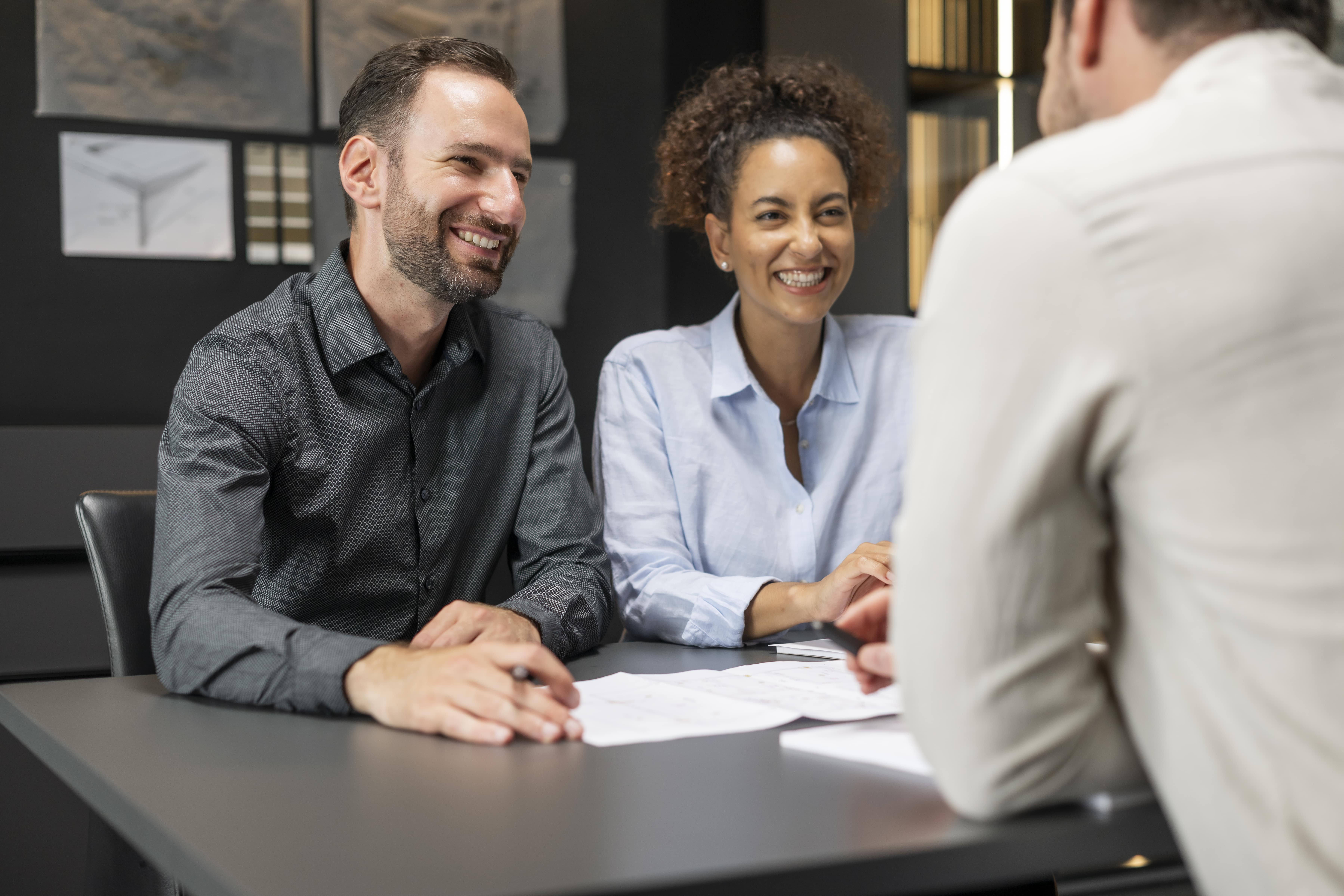 Werbemotiv Küchenplanung mit Mann und Frau