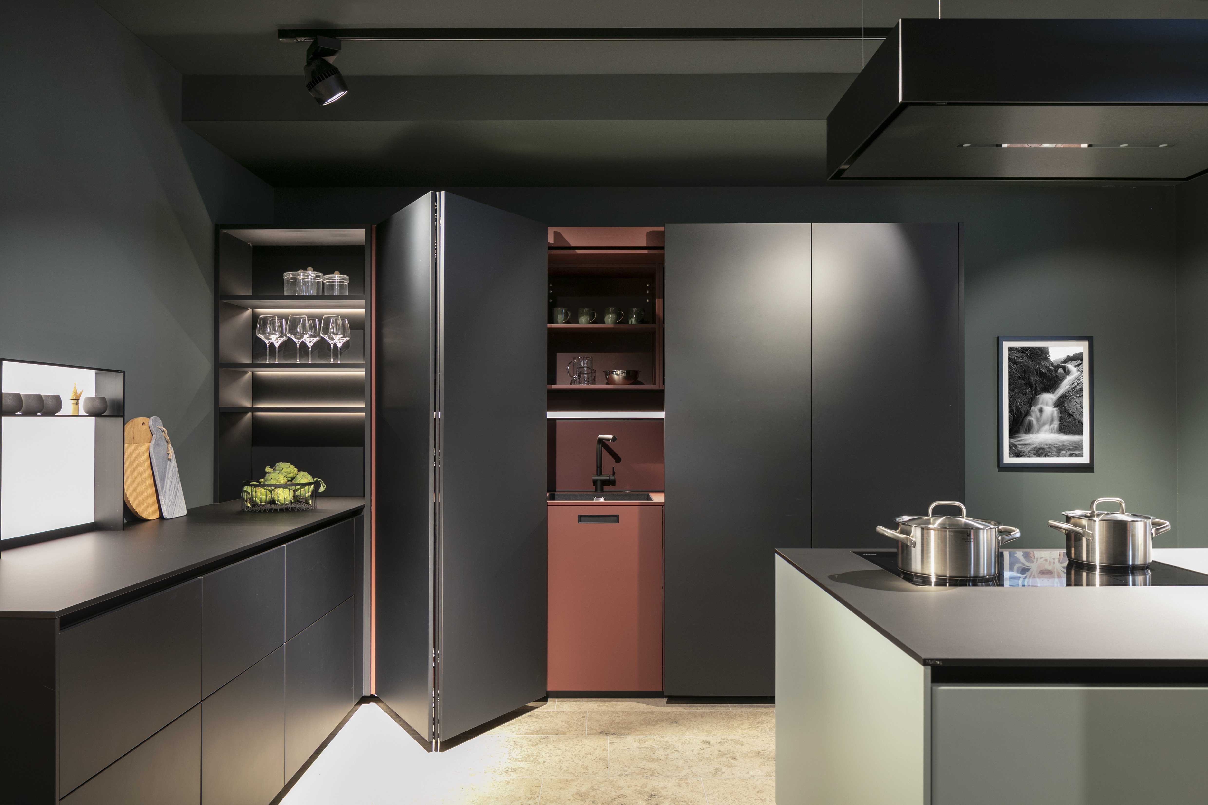 Next125-Küche in Indischrot