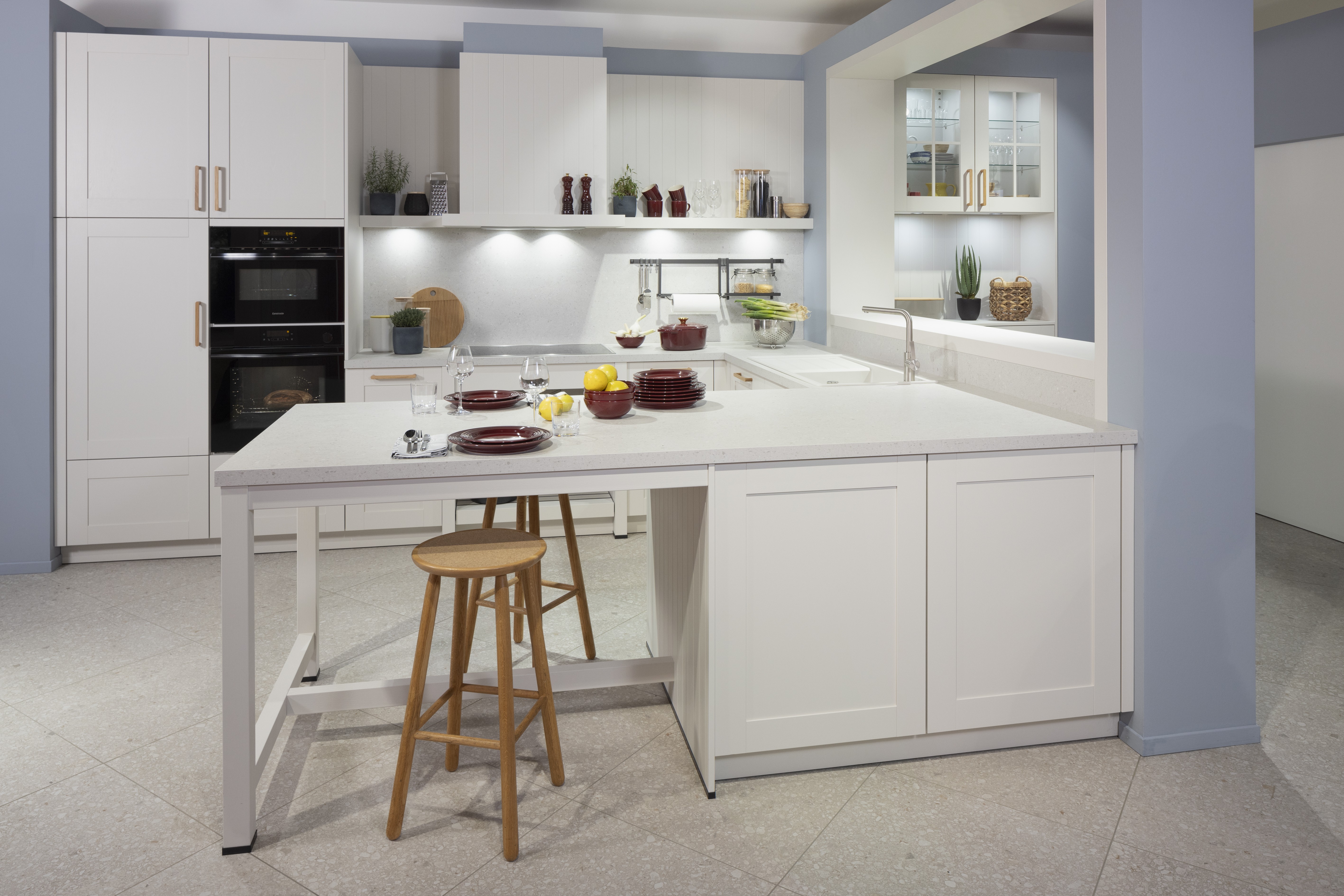 Schüller-Küche Casa Satin Pore muschweiß - Gesamtansicht